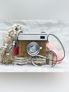 Kate Spade wicker 3d Camera  Crossbody bag Novelty NWT hard to find 📸